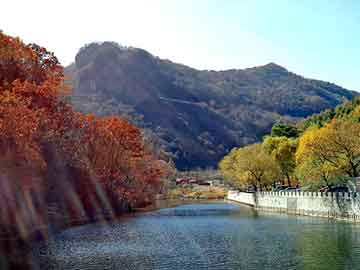 管家婆黑白马报图库，长岭湖